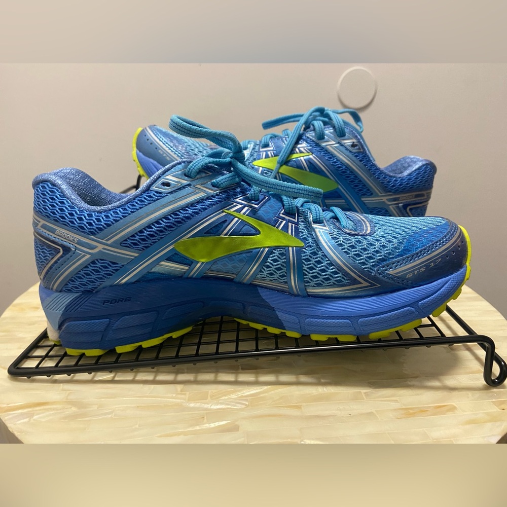 NWOT - Brook’s Women’s Addiction 11